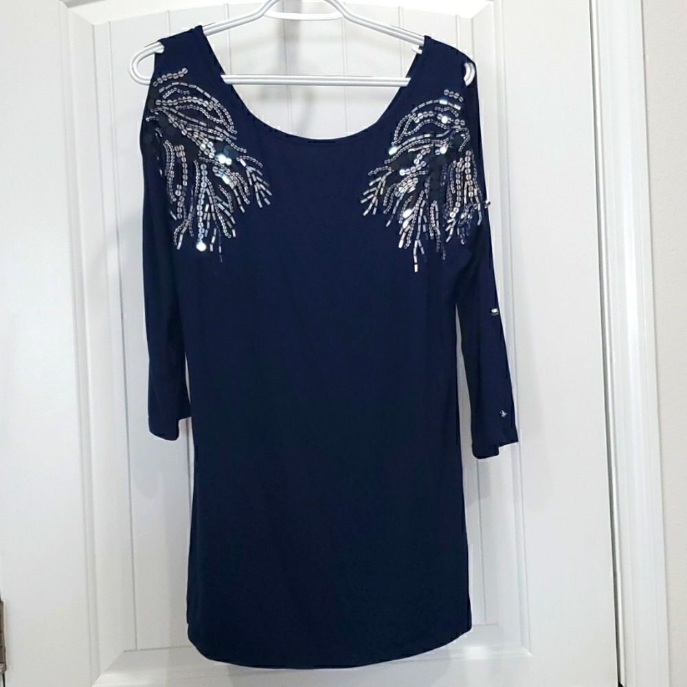 BKE, Buckle Boutique, Cold shoulder Navy beaded top. Scoop neckline & V back. L